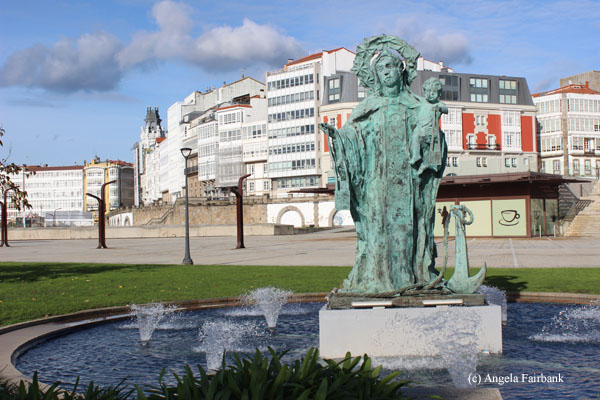 statue of Mary and Jesus