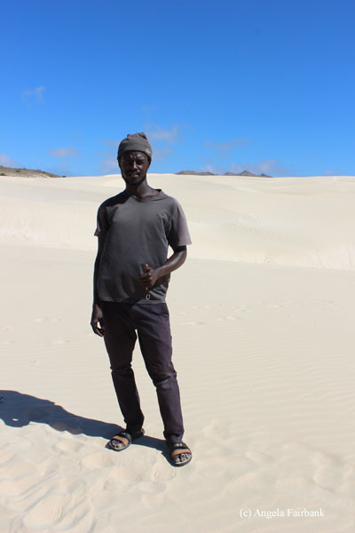 viana desert and Senegalese vendor