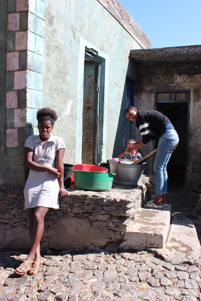 women washing clothes