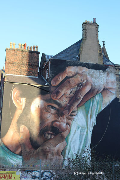face on house graffiti